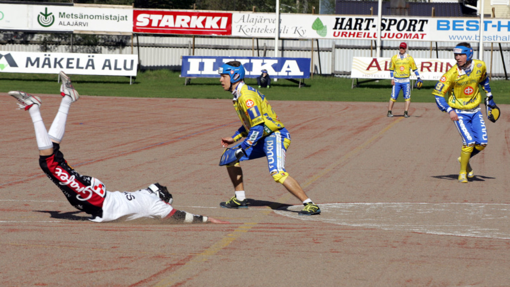 Toukokuussa joukkueet kamppailivat komeassa auringopaisteessa Kitrolla. Kuva: K-Media/Jukka Ketonen.